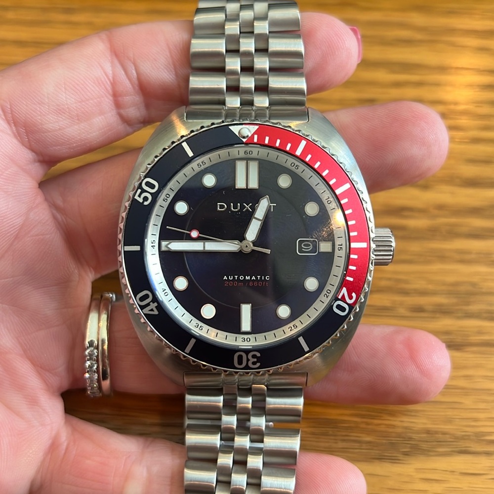 Duxot men’s watch with navy and red